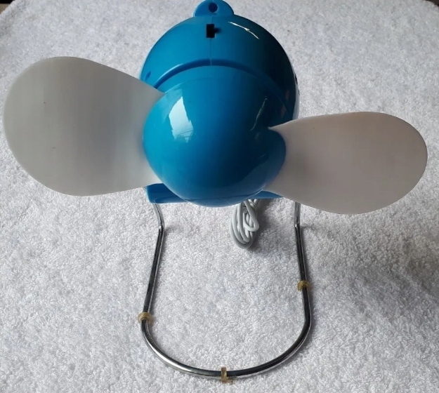 WENTYLATOR WIATRAK NA BATERIE USB BIURKOWY