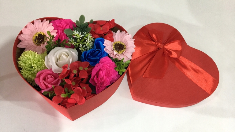 Flower box pachnący mydlany kwiatowy DZIEŃ KOBIET (2)